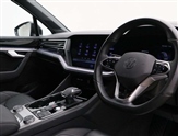 Volkswagen Touareg Image 6