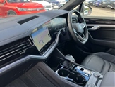 Volkswagen Touareg Image 2
