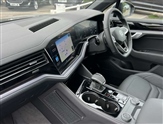 Volkswagen Touareg Image 2