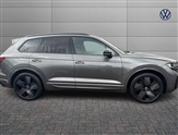 Volkswagen Touareg Image 4