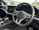 Volkswagen Touareg Image 6