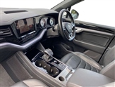 Volkswagen Touareg Image 2