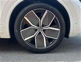 Volkswagen Touareg Image 5