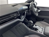 Volkswagen Touareg Image 2