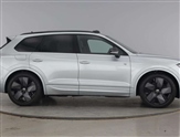 Volkswagen Touareg Image 4