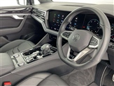 Volkswagen Touareg Image 6