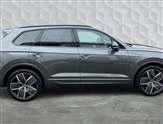 Volkswagen Touareg Image 4
