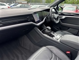 Volkswagen Touareg Image 2