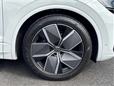 Volkswagen Touareg Image 5
