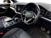 Volkswagen Touareg Image 6
