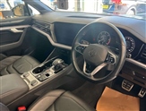 Volkswagen Touareg Image 6