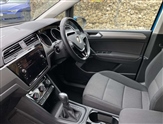 Volkswagen Touran Image 2