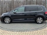 Volkswagen Touran Image 2