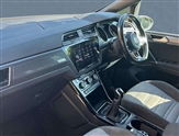 Volkswagen Touran Image 2