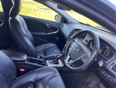 Volvo V40 Image 2