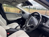 Volvo V40 Image 2