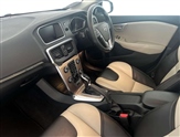 Volvo V40 Image 2
