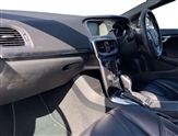 Volvo V40 Image 2