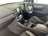 Volvo XC40 Image 2