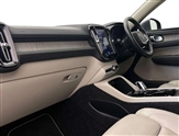 Volvo XC40 Image 2