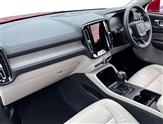 Volvo XC40 Image 2