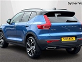 Volvo XC40 Image 2
