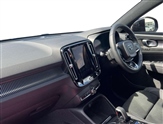 Volvo XC40 Image 2
