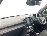 Volvo XC40 Image 2